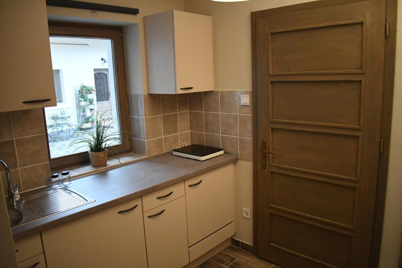 Vatus Apartmanhaz Vác Eksteriør bilde