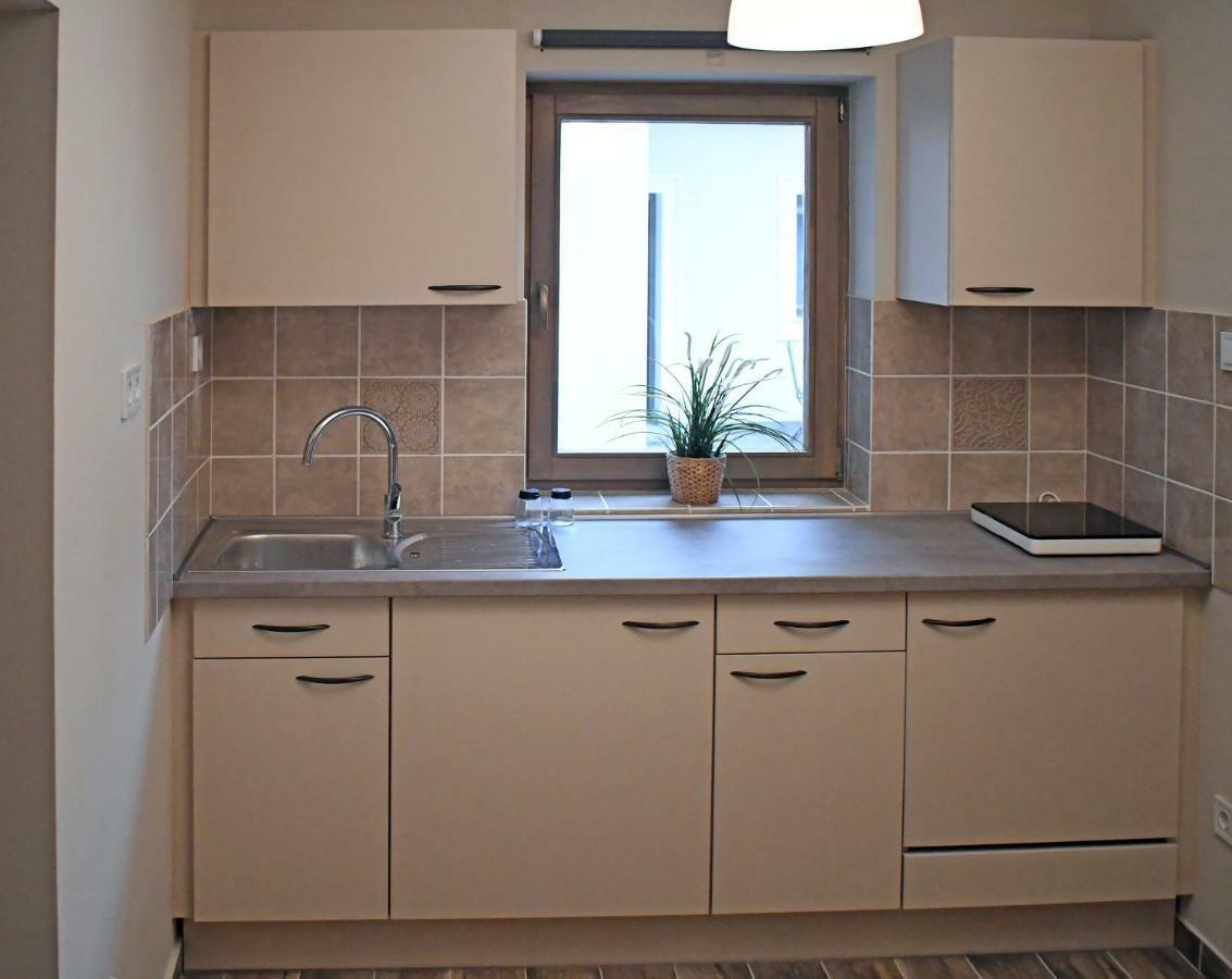 Vatus Apartmanhaz Vác Eksteriør bilde