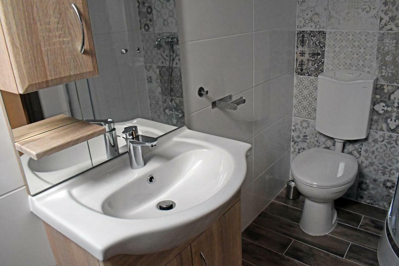Vatus Apartmanhaz Vác Eksteriør bilde